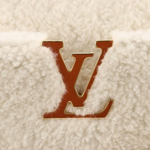 Louis Vuitton White Shearling BB Capucines Bag - Picture 7 of 14